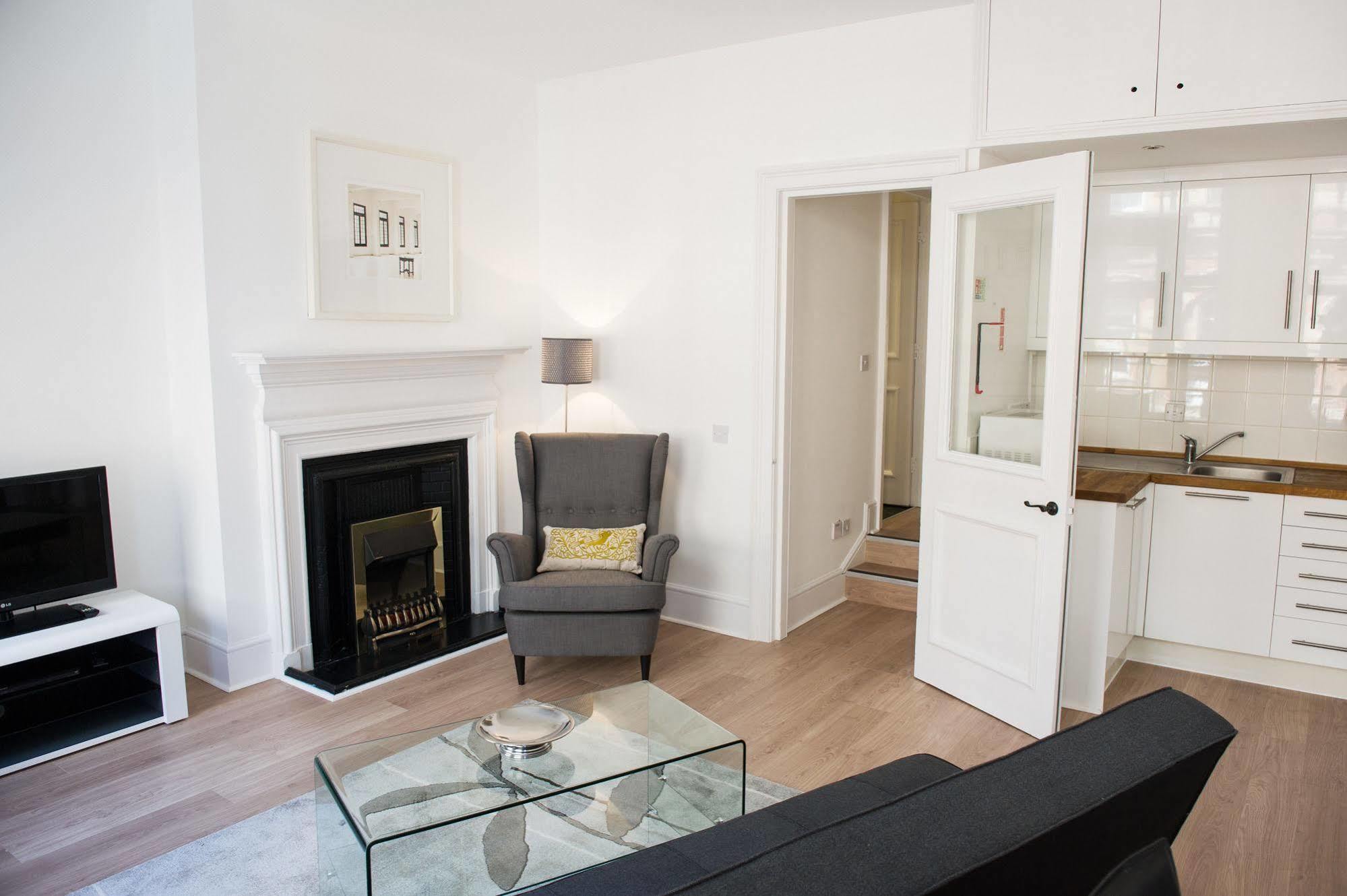West End One Apartments Лондон Екстериор снимка
