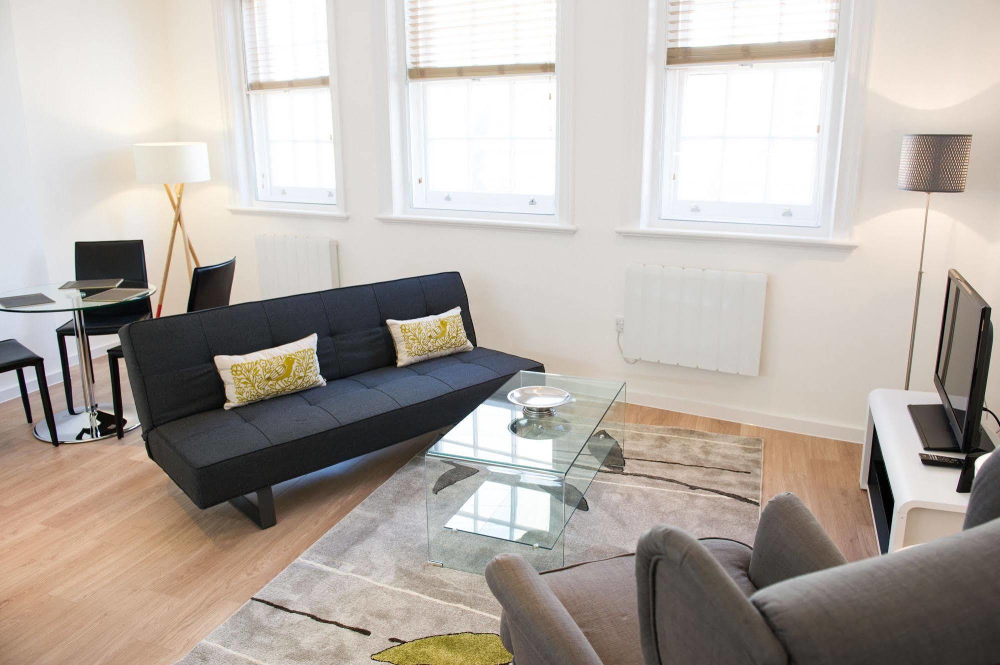 West End One Apartments Лондон Екстериор снимка