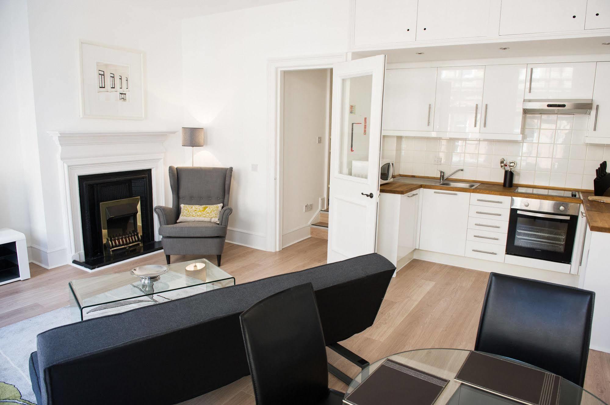 West End One Apartments Лондон Екстериор снимка